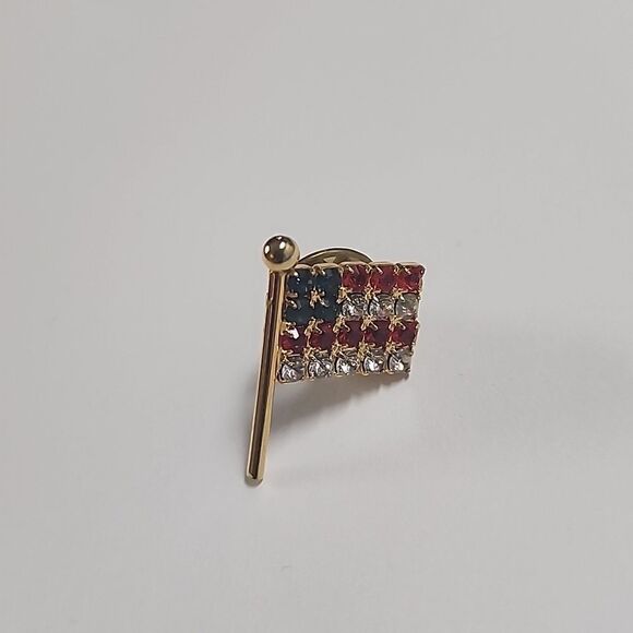 Rhinestone Gold Tone Flag Pin Brooch America USA Patriot Patriotic American - Picture 1 of 3